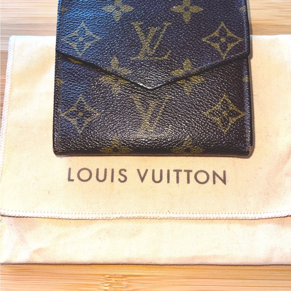 SOLD-Authentic Louis Vuitton Small Trifold Wallet - Picture 3 of 12
